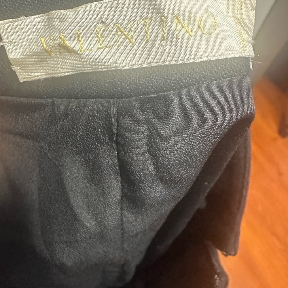VALENTINO Black Wool Skirt with Sculptural Knot Detail - Picture 5 of 9